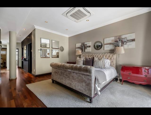 5 BEDROOM HOUSE FOR SALE IN HYDE PARK